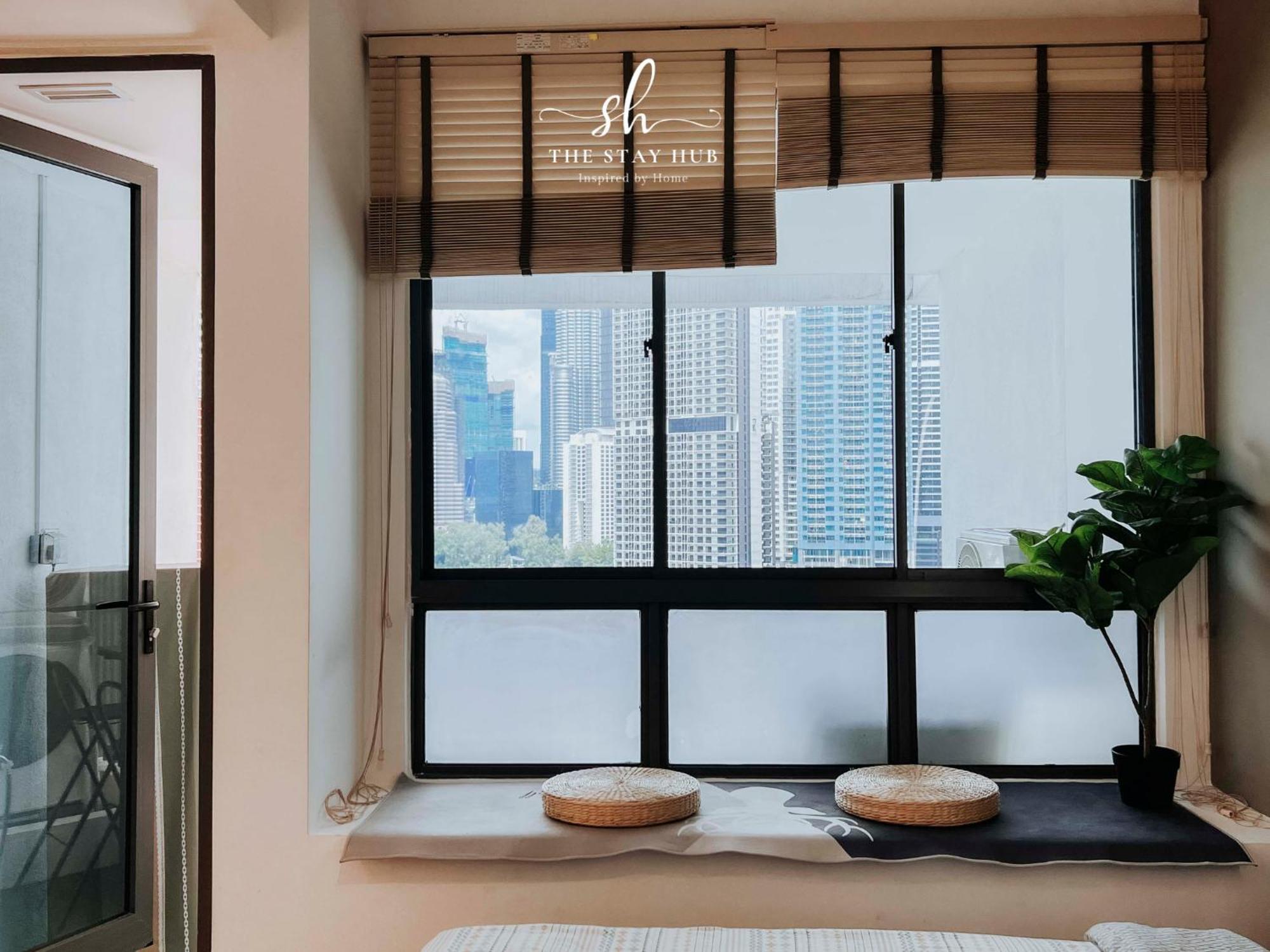 The Luxe Klcc View Sky Pool Apartment Kuala Lumpur Exterior photo